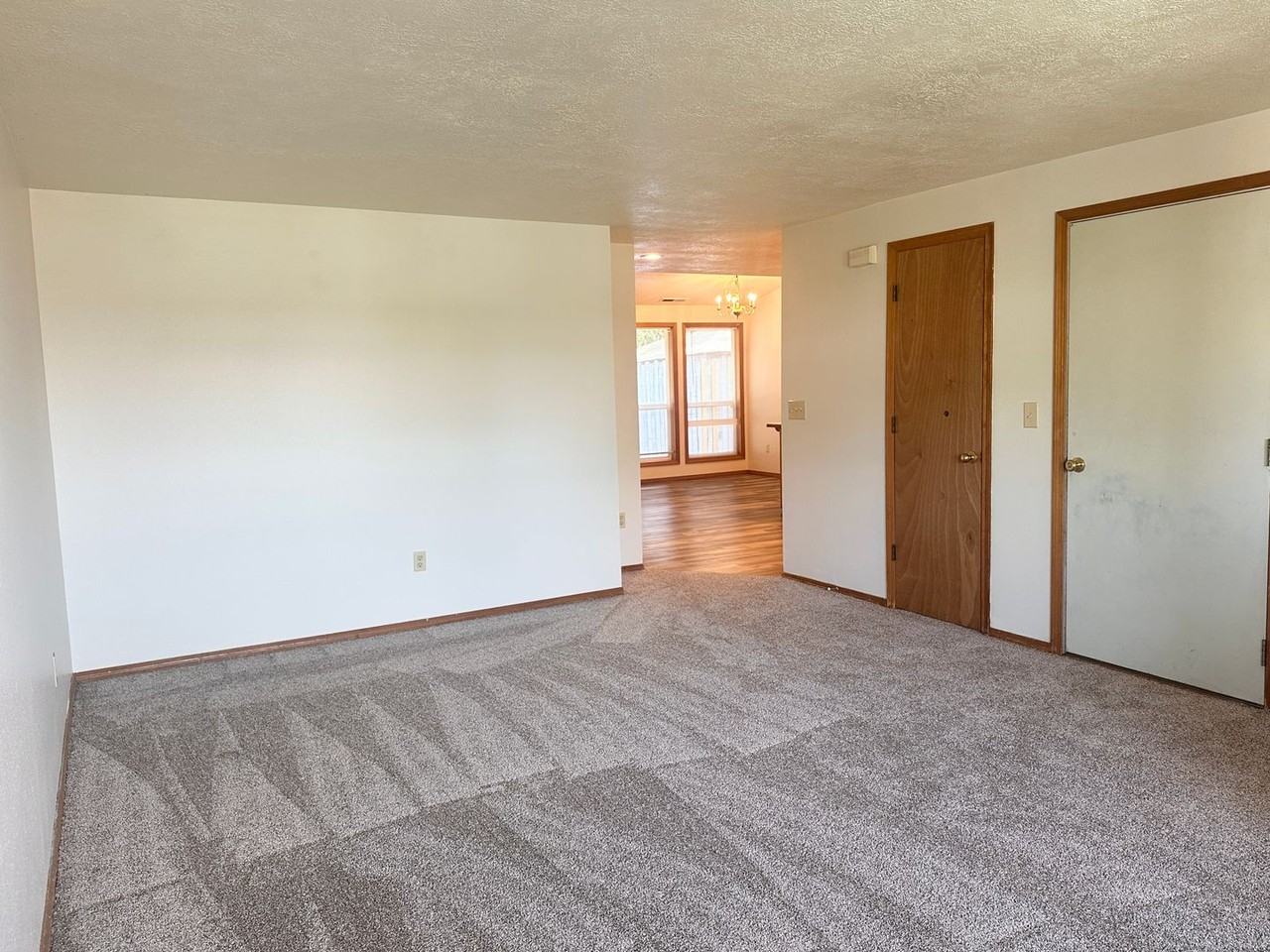 2538 Ne Norton Ct - Photo 5 of 30