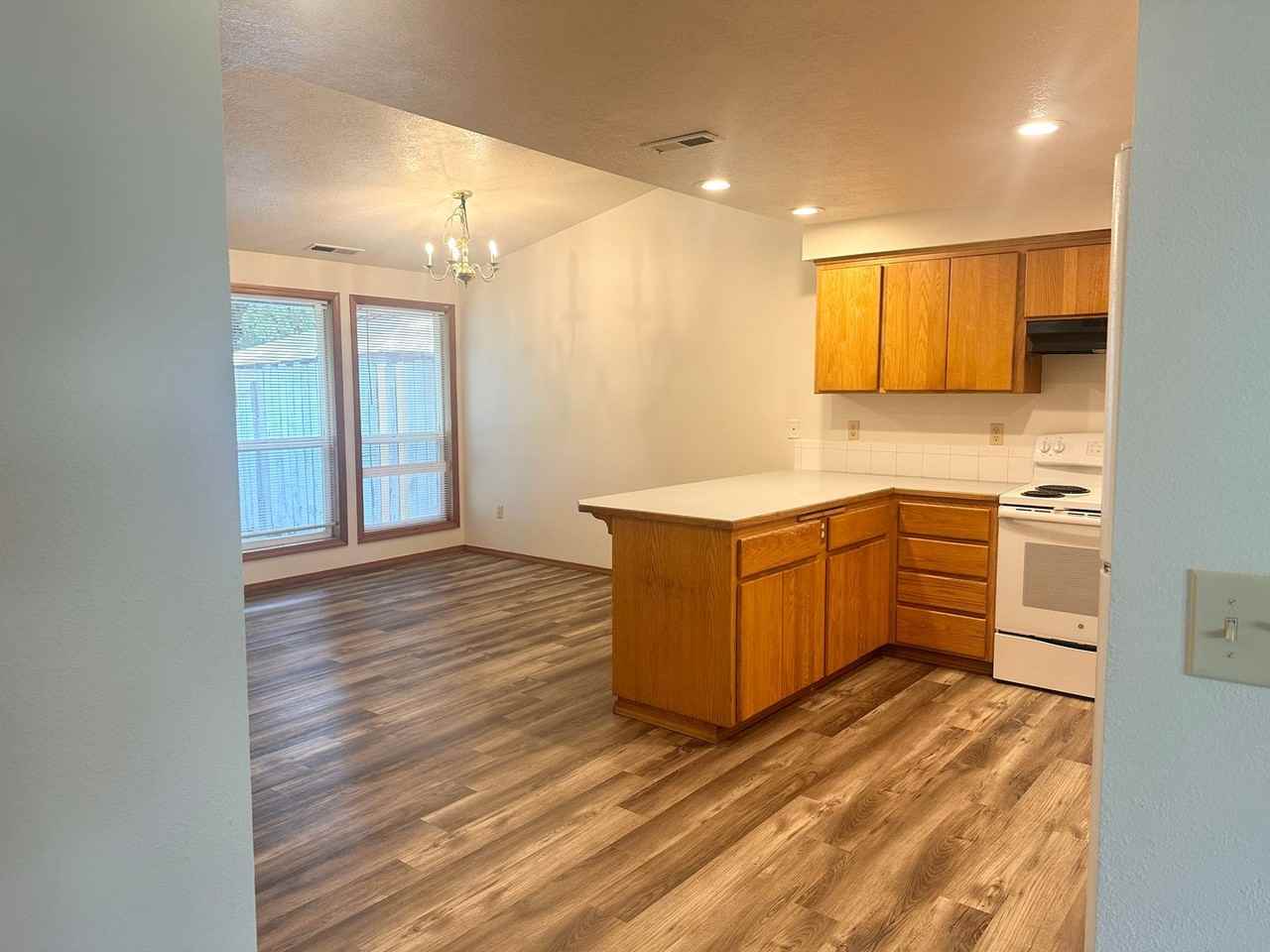 2538 Ne Norton Ct - Photo 6 of 30