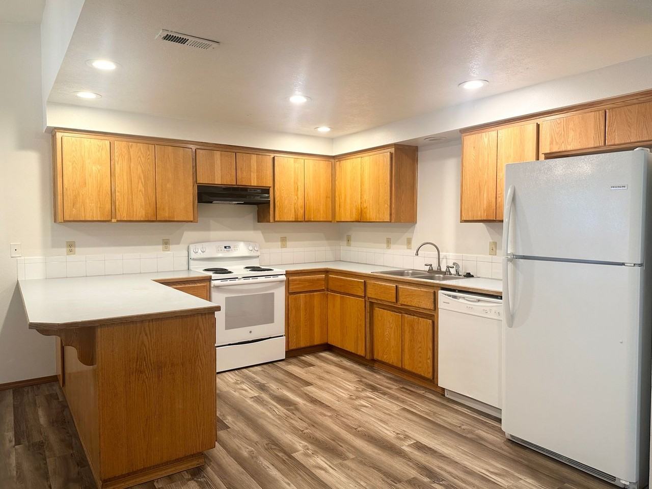2538 Ne Norton Ct - Photo 7 of 30