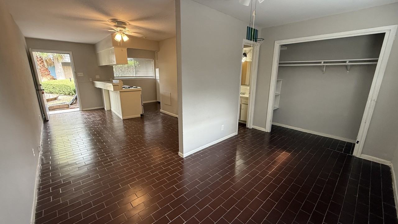 Richmond (1660) - Photo 4 of 25