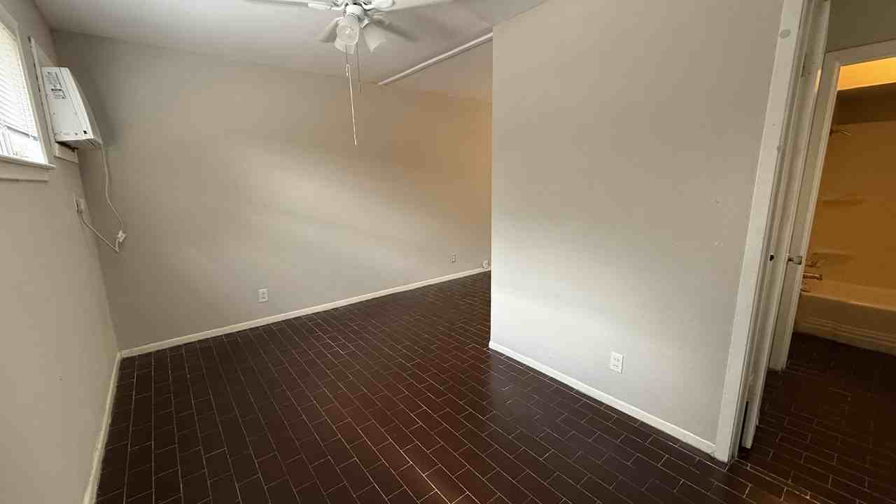 Richmond (1660) - Photo 5 of 25