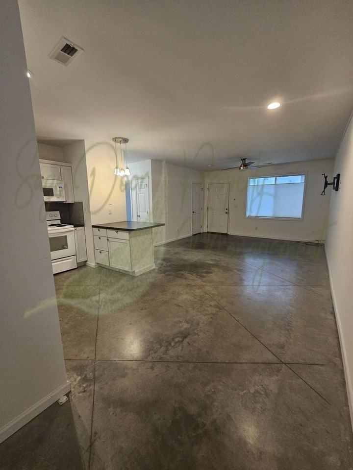 401 Cypress Ave - Photo 3 of 16