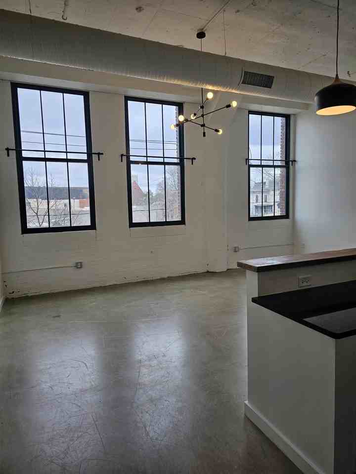 1119 North Summit Street (Wonder Bread) - Photo 4 of 11