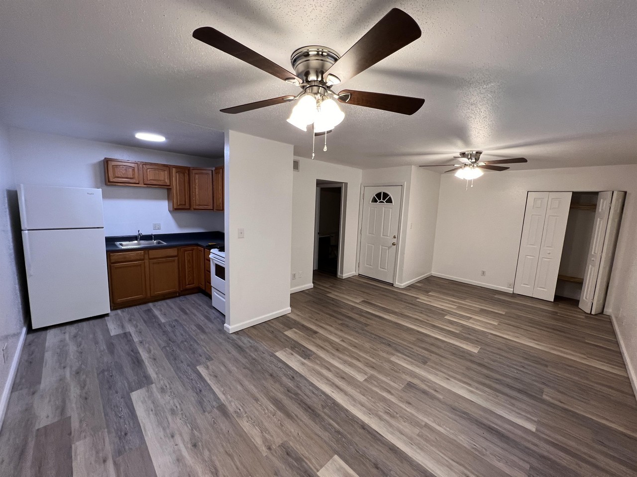 411 East Osborn Sparta IL 62286 - Photo 2 of 9