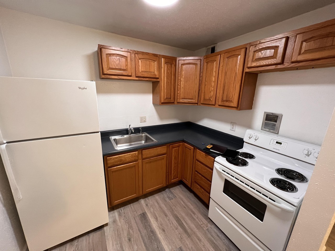 411 East Osborn Sparta IL 62286 - Photo 3 of 9
