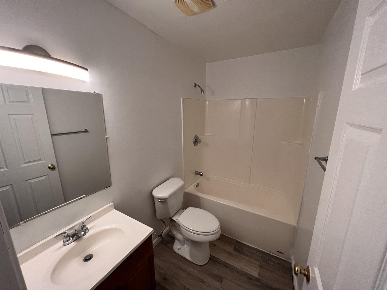 411 East Osborn Sparta IL 62286 - Photo 4 of 9