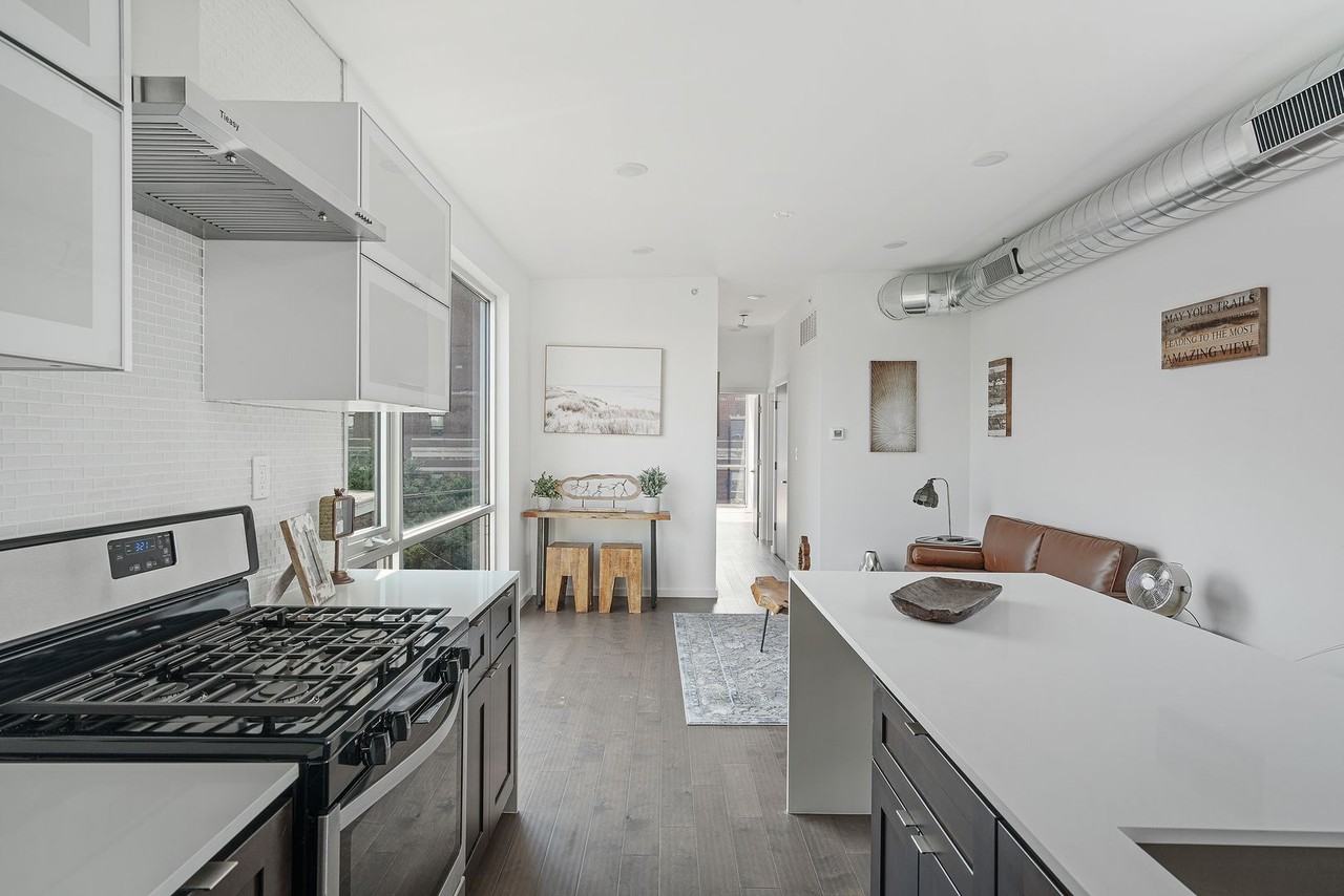 1235 North Franklin Street - Photo 2 of 18