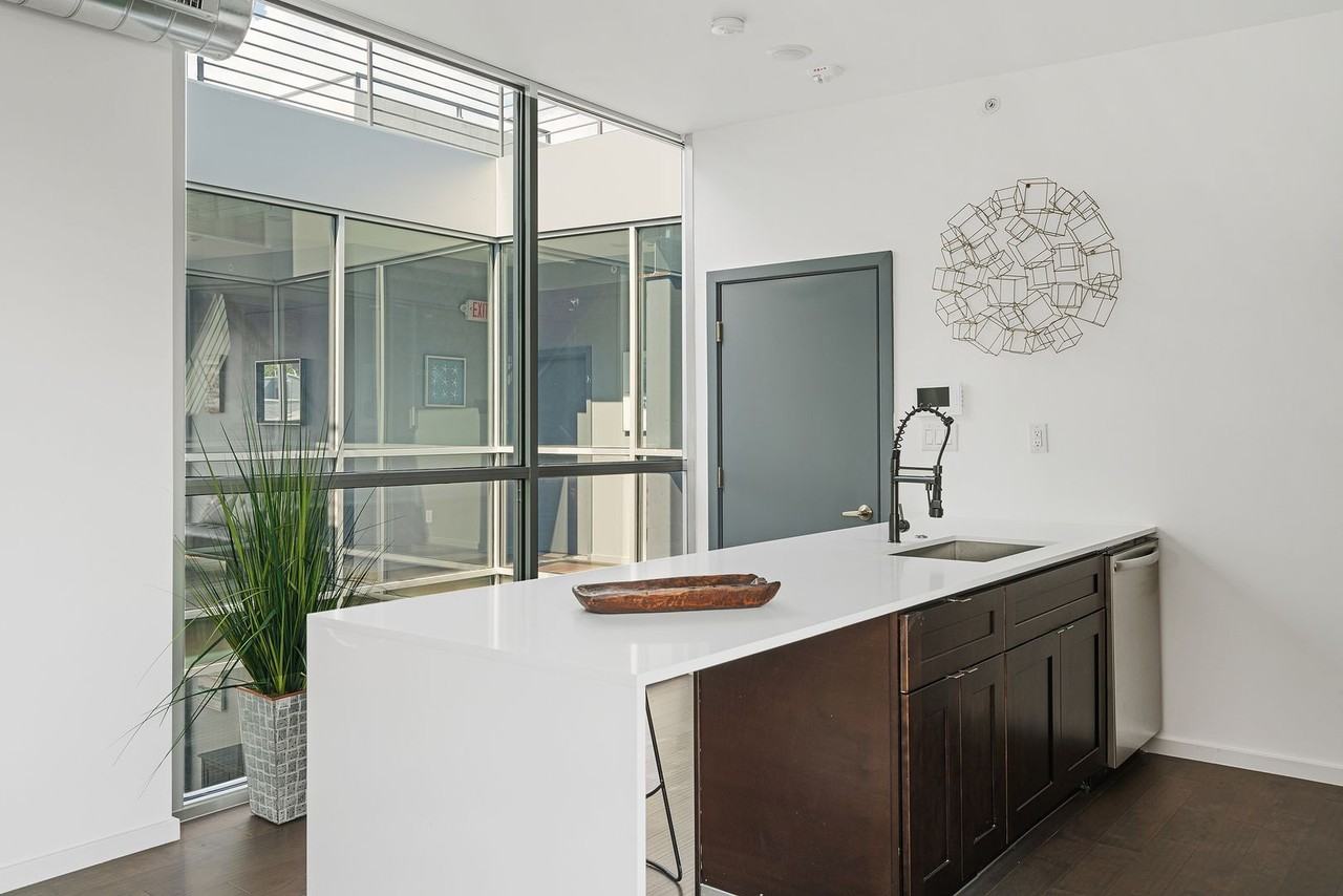 1235 North Franklin Street - Photo 3 of 18