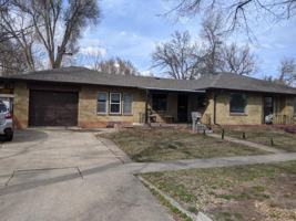 featured image of 400 Longs Peak Ave