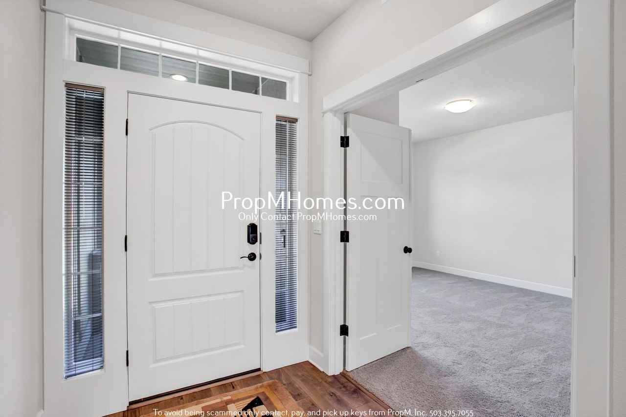 8206 Se 160th Ave - Photo 2 of 29