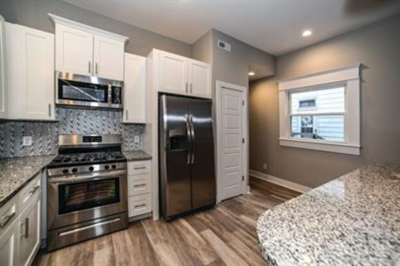 625 Barret Ave - Photo 2 of 5