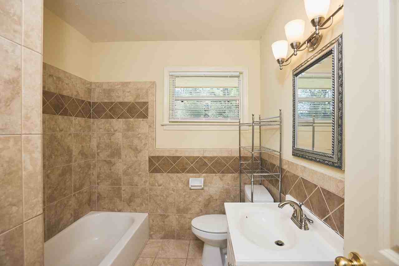 1950 Farris Dr - Photo 5 of 17