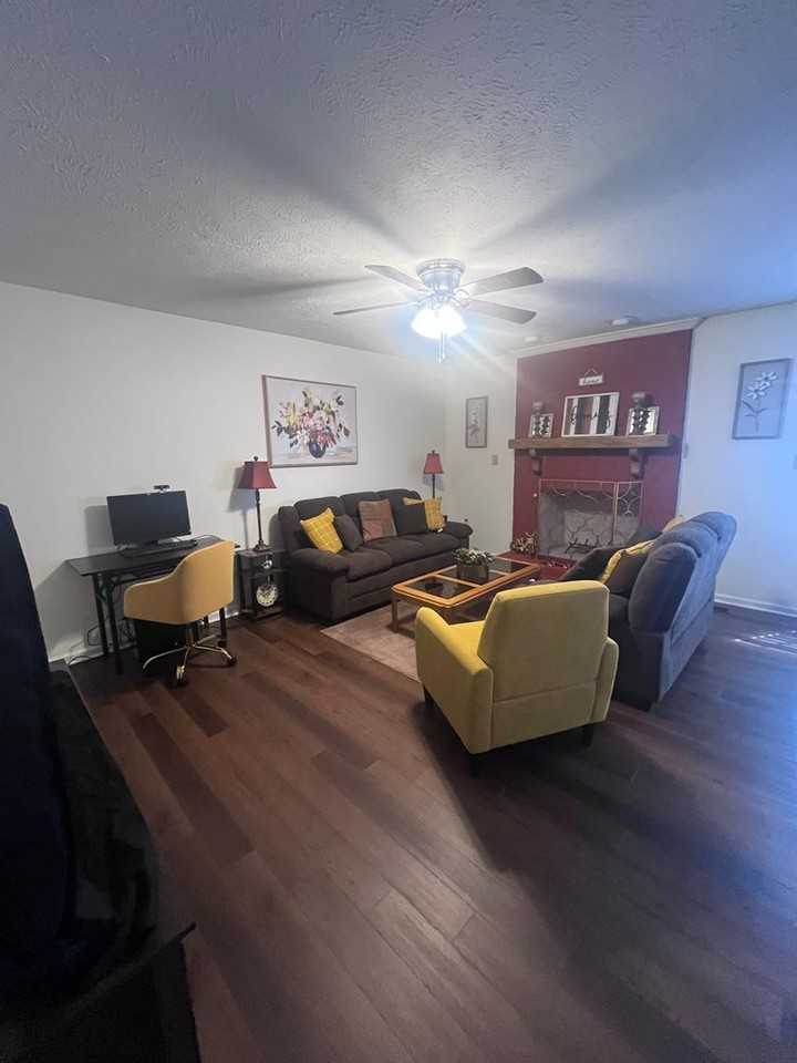 1003 Old Charleston Circle - Photo 6 of 15