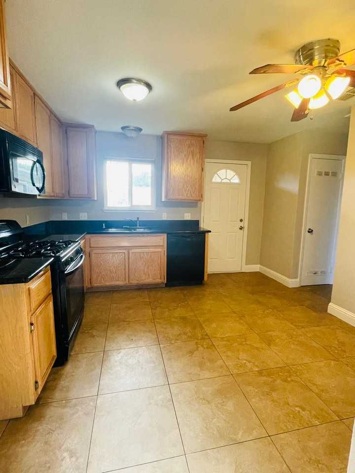 4404 Pinell St - Photo 3 of 6