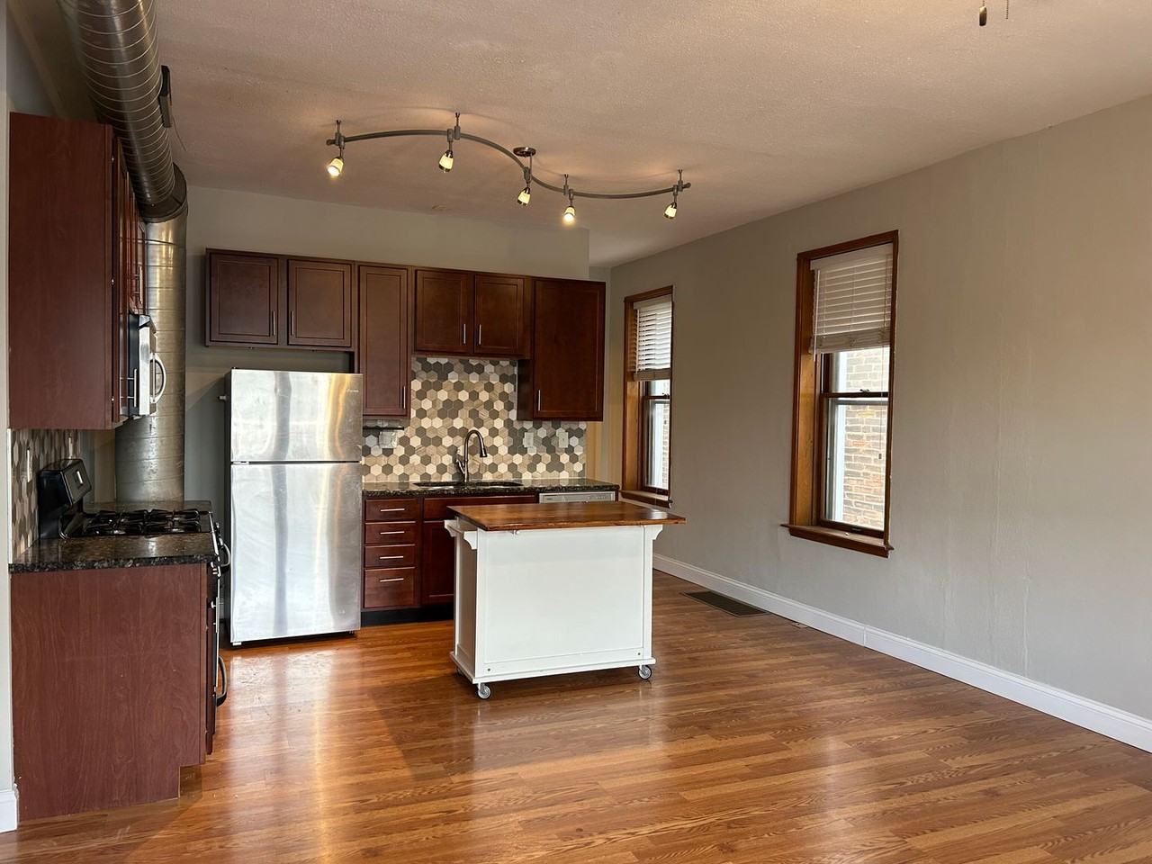 2224 Edwards St - Photo 3 of 14