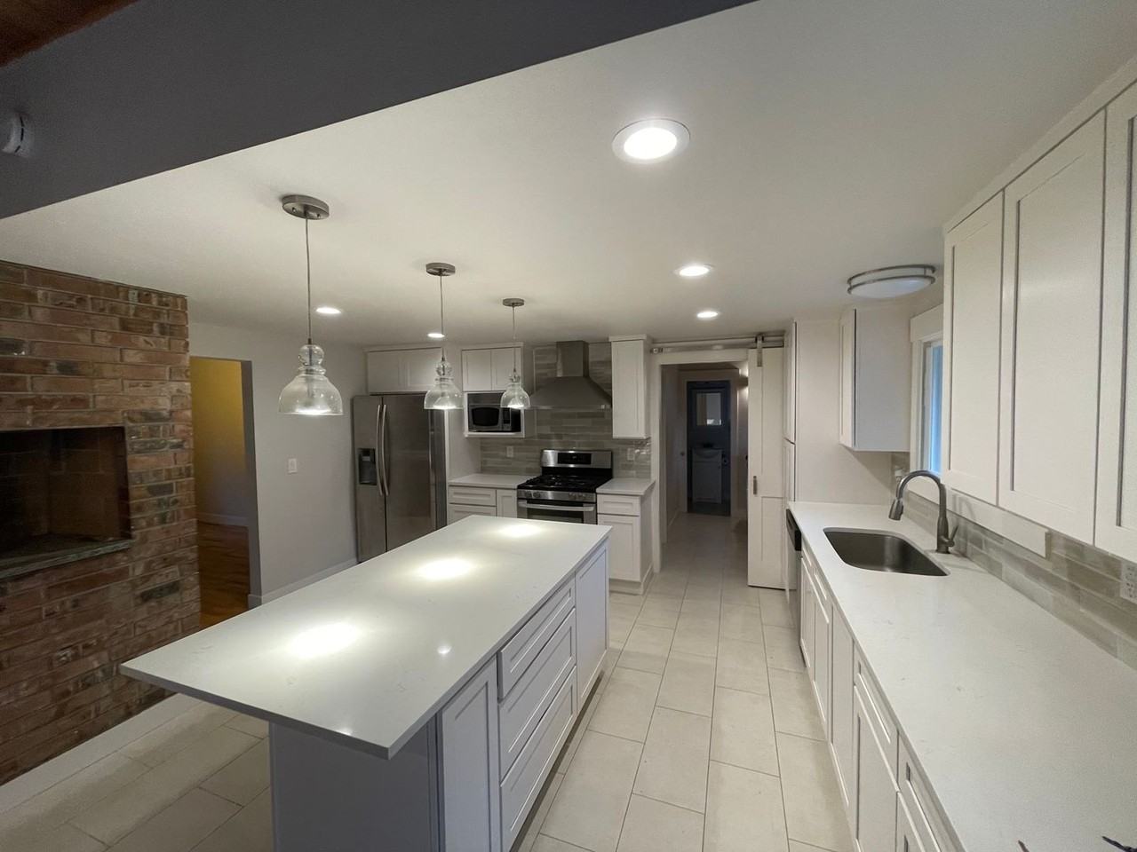 23131 10th Ave S - Photo 6 of 27