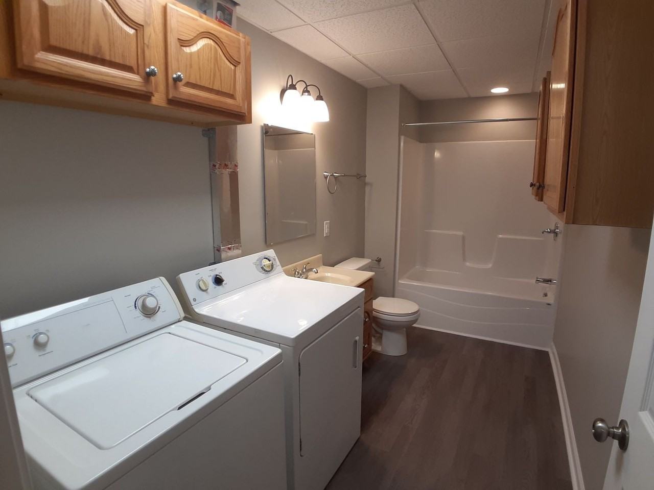 327 W Main St Apt D - Photo 5 of 7