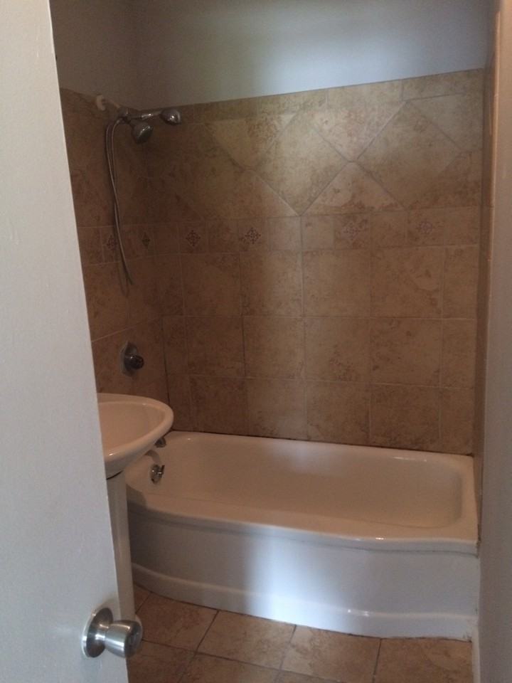 308 S Cottage Grove Ave - Photo 7 of 18