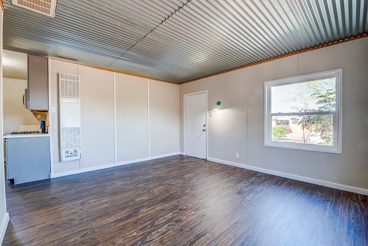 18 Magnesium St - Photo 4 of 49