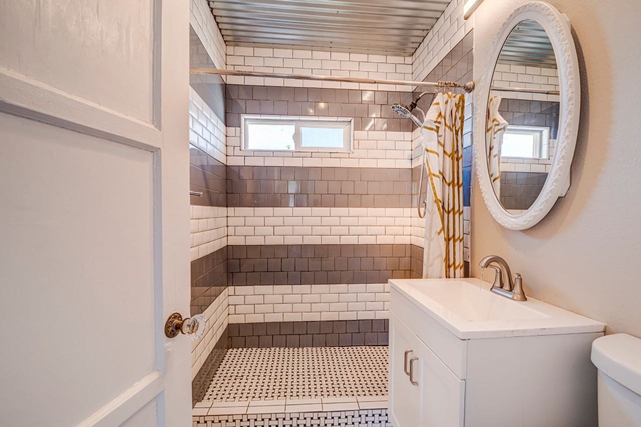 18 Magnesium St - Photo 5 of 49