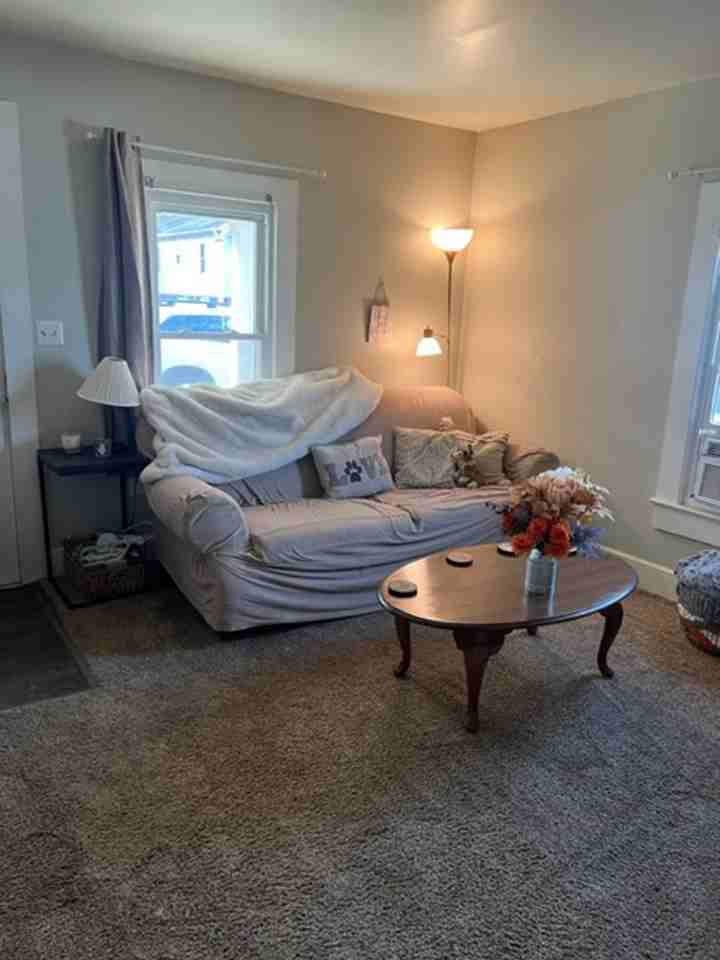 231 E 28th St - Photo 3 of 8