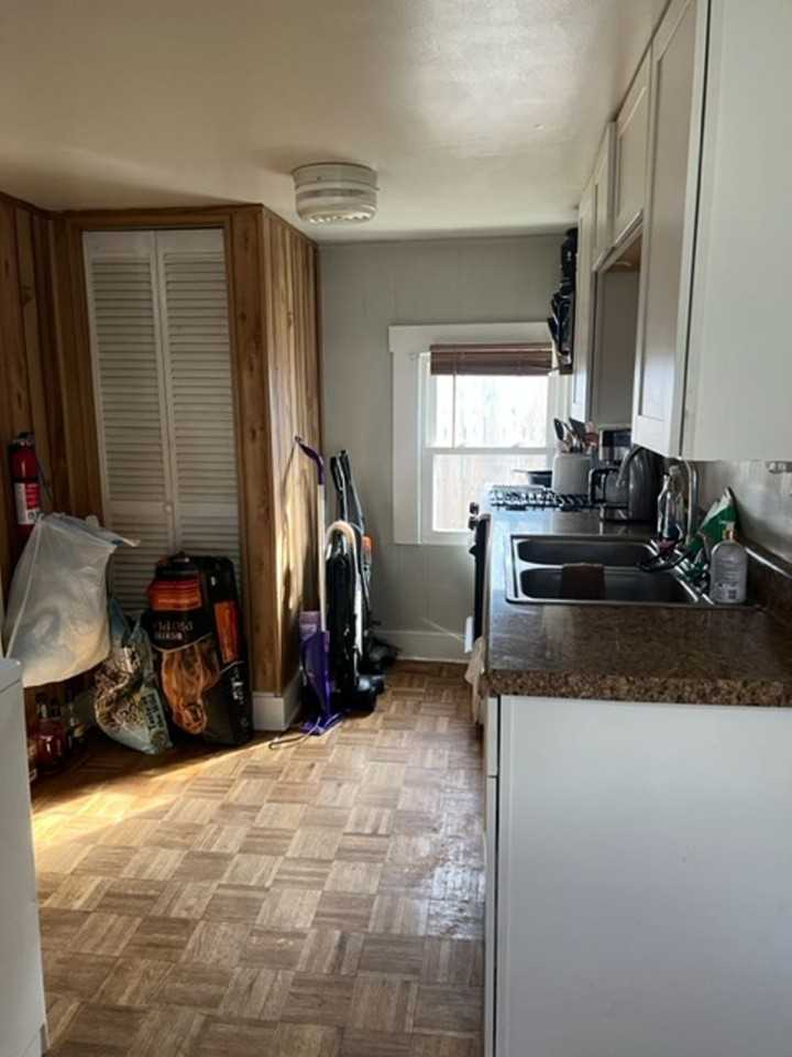 231 E 28th St - Photo 7 of 8