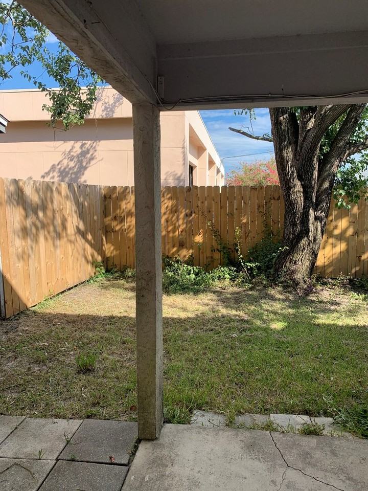 3922 Venetian Cir - Photo 3 of 8