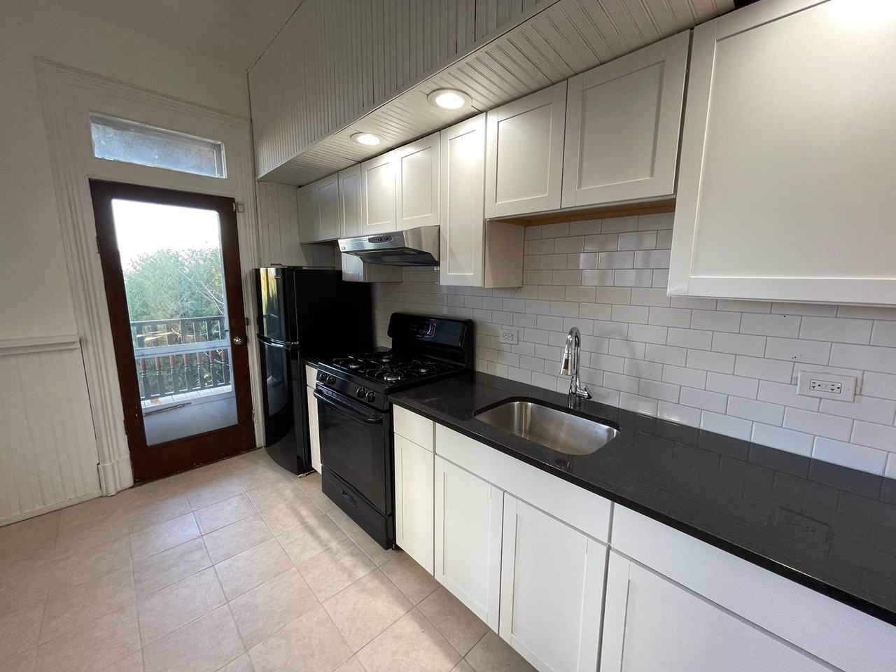 166 Montgomery St - Photo 7 of 24