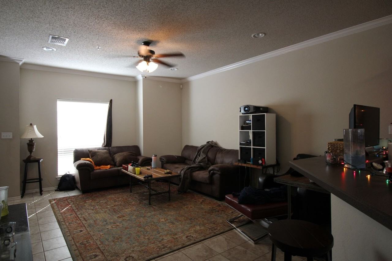 2110 Main St #1 - Photo 5 of 10