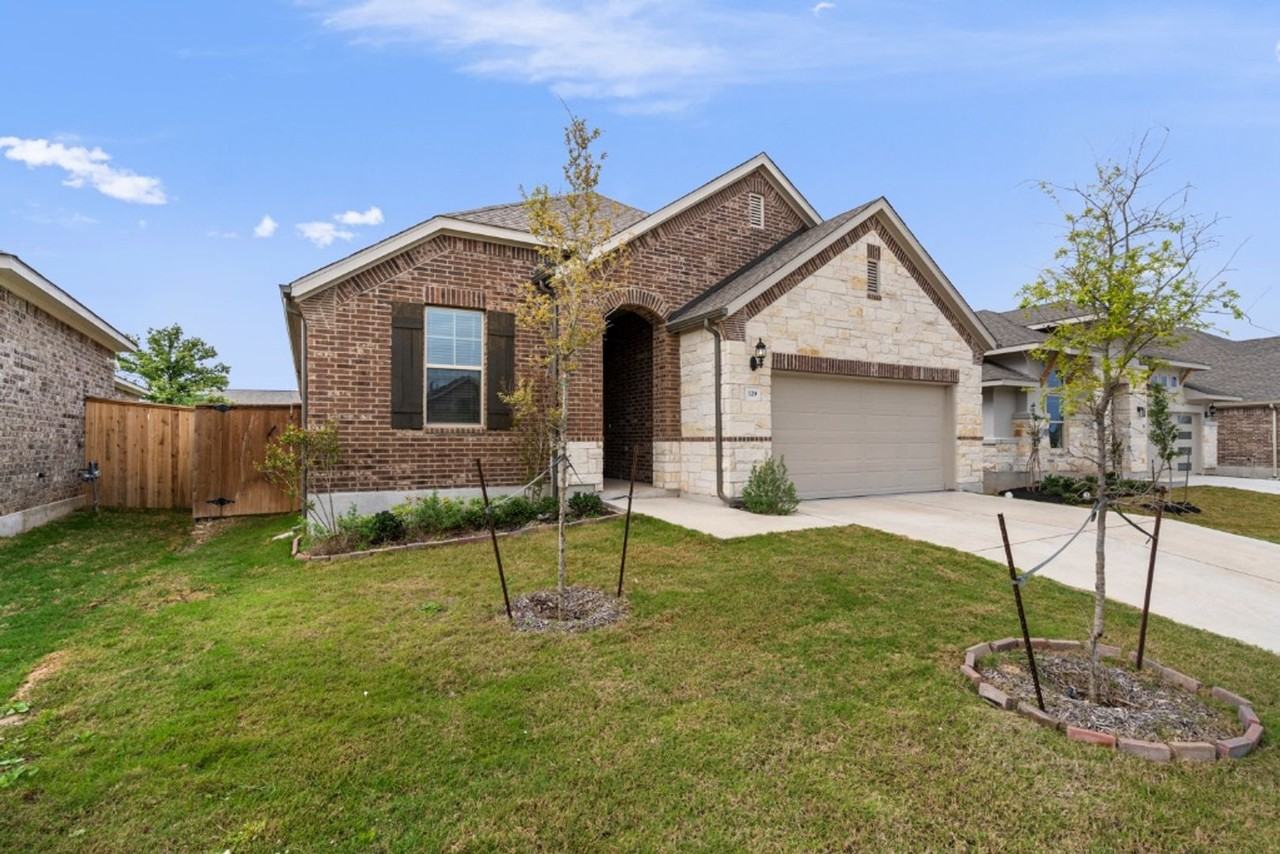129 Smokebush Trl - Photo 2 of 31