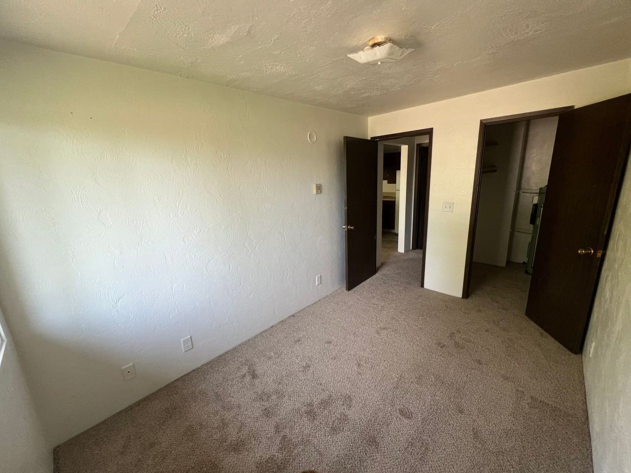 #189 MCKENZIE MANOR APARTMENTS - Photo 7 of 7