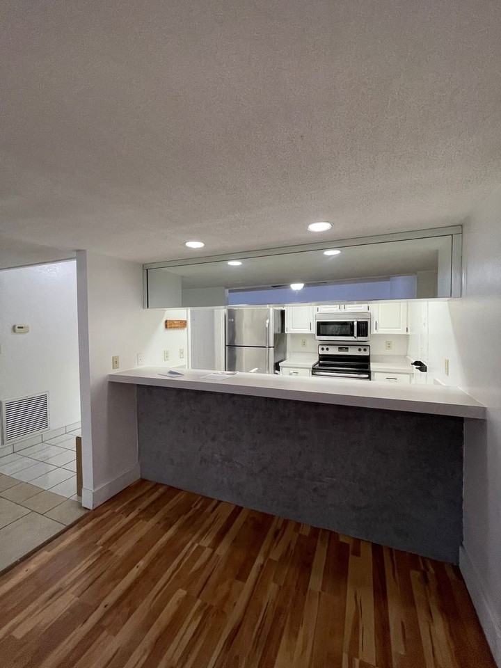 3318 Camelot Dr #3318 - Photo 6 of 25