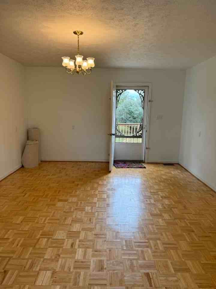 110 Mooreland Blvd - Photo 3 of 12