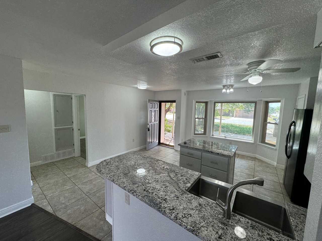 6803 Homestead Ave - Photo 2 of 12