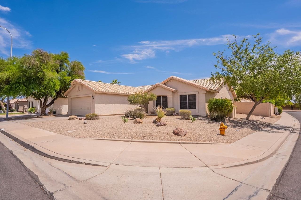 5463 W Geronimo St - Photo 2 of 47