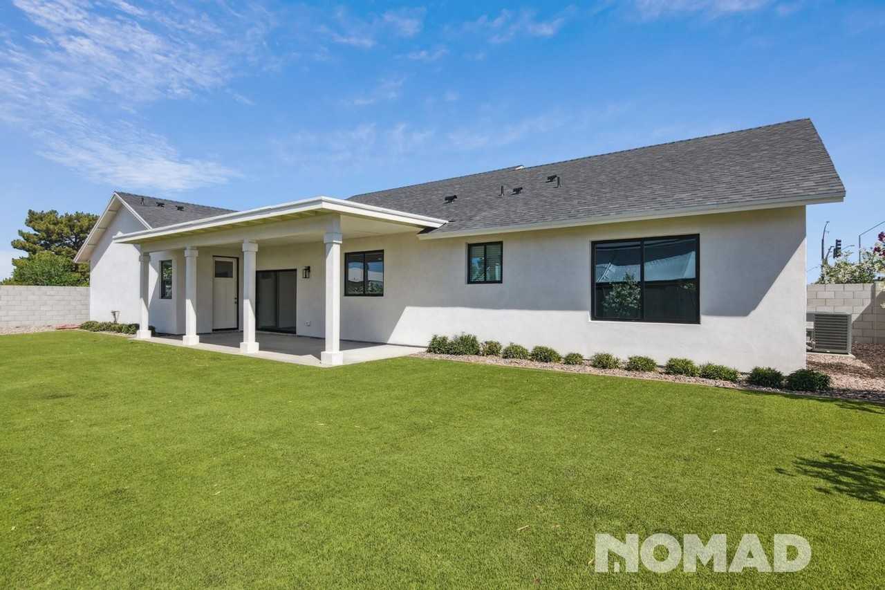 14341 E Williams Field Rd - Photo 3 of 26