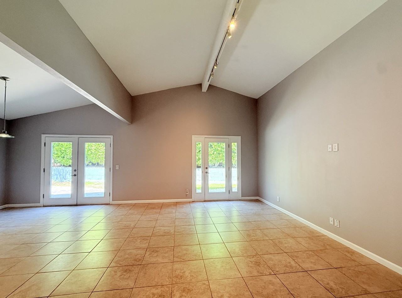 930 S Nueva Vista Dr - Photo 3 of 26