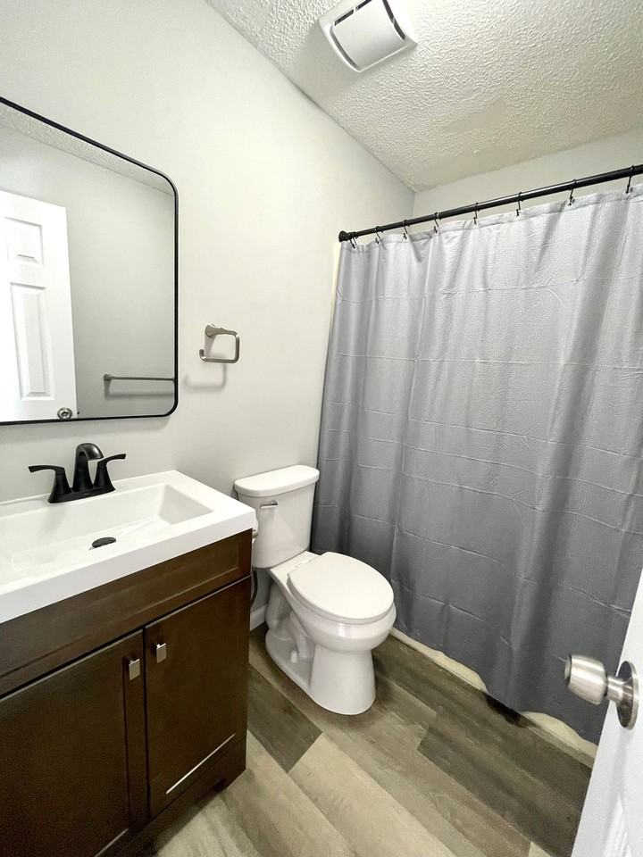 8 Rossfield Cove Left Side - Photo 5 of 10