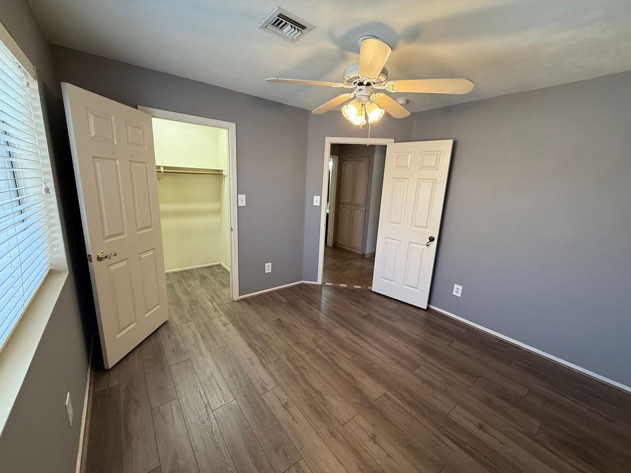 3594 W 13th St - Photo 2 of 33