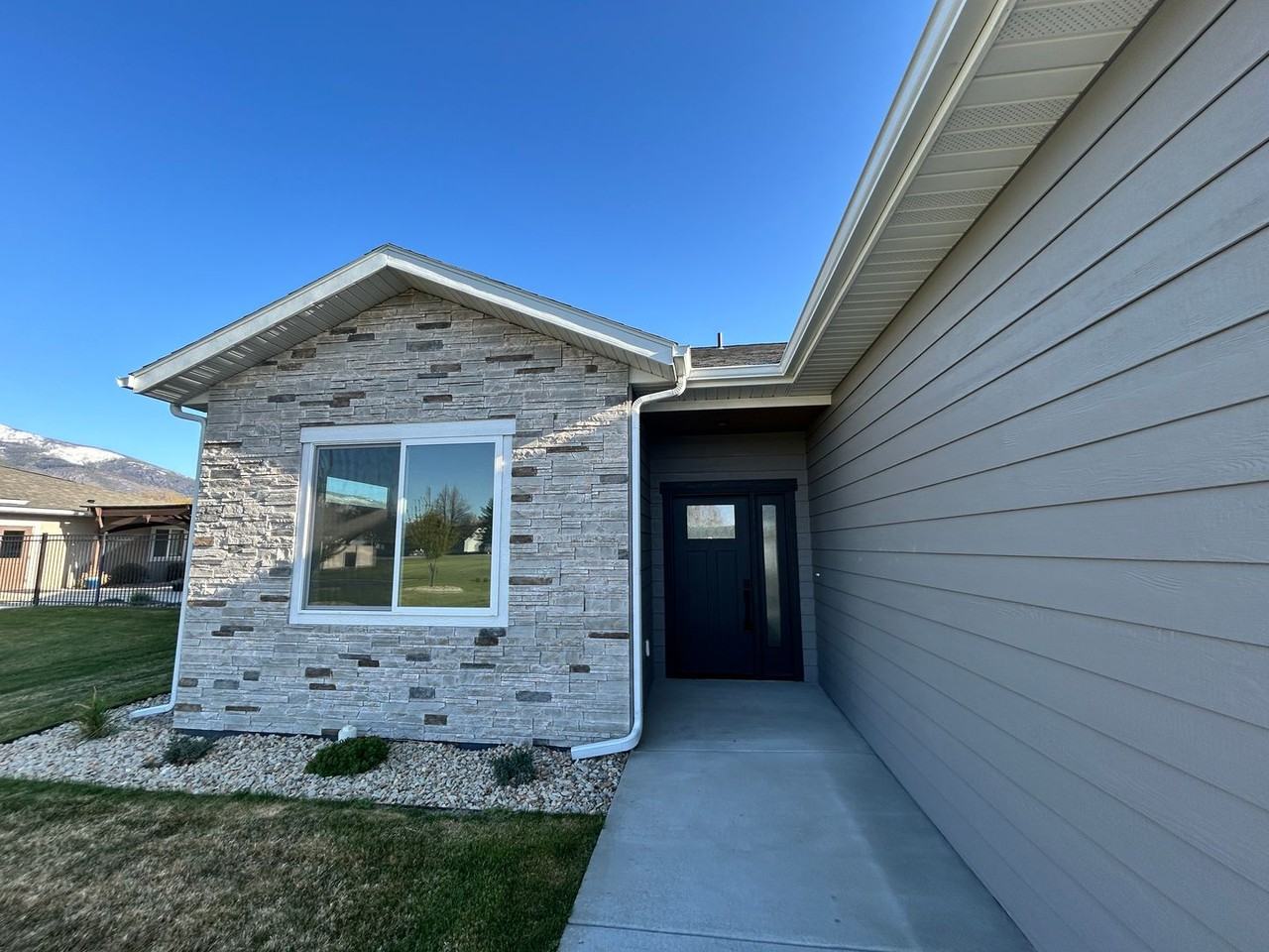 817 Van Allen Way - Photo 2 of 37