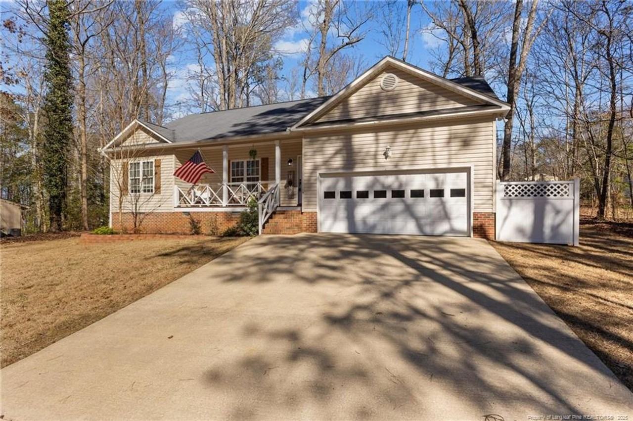 7053 Maple Cir - Photo 2 of 38