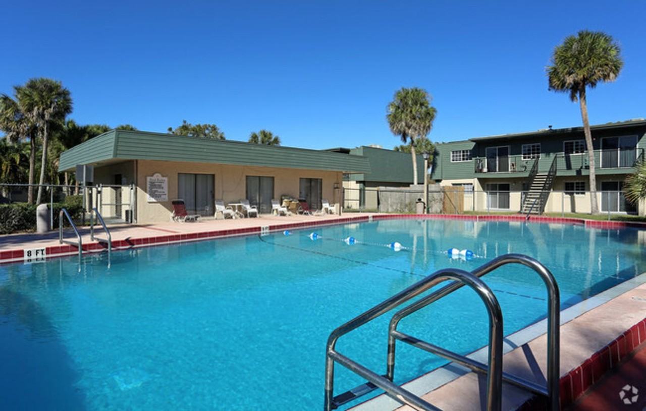 Sumerset Apartments - Photo 2 of 6