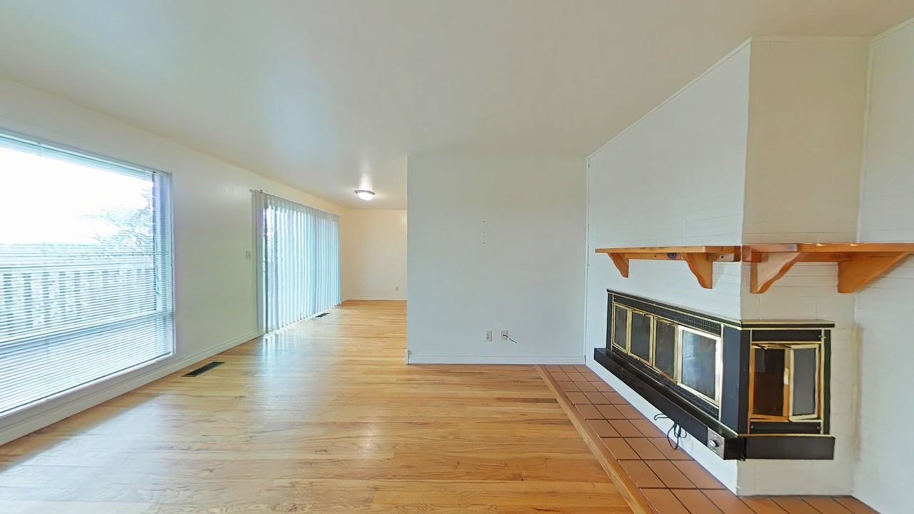 3725 Sw Hilltop Dr - Photo 2 of 17