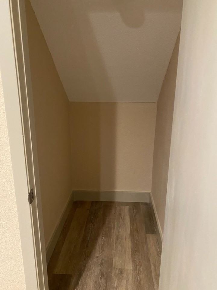 7580 Kings Ridge Rd - Photo 3 of 18
