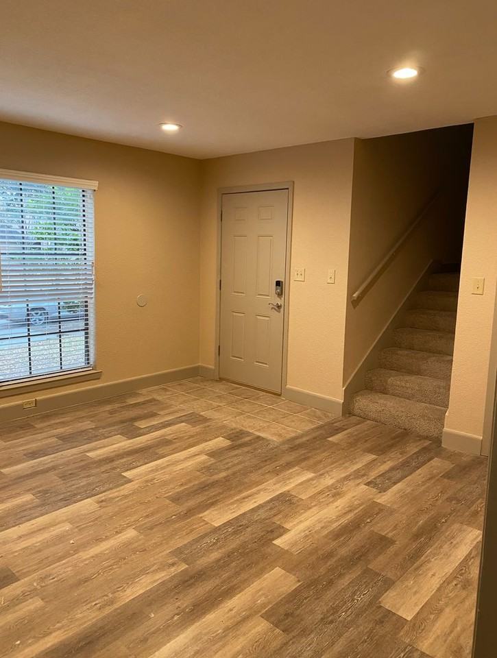 7580 Kings Ridge Rd - Photo 3 of 18