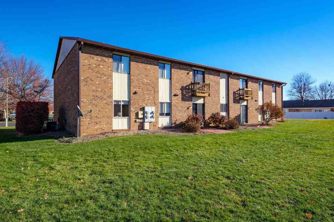 1625 Buttonwood Ct - Photo 4 of 9