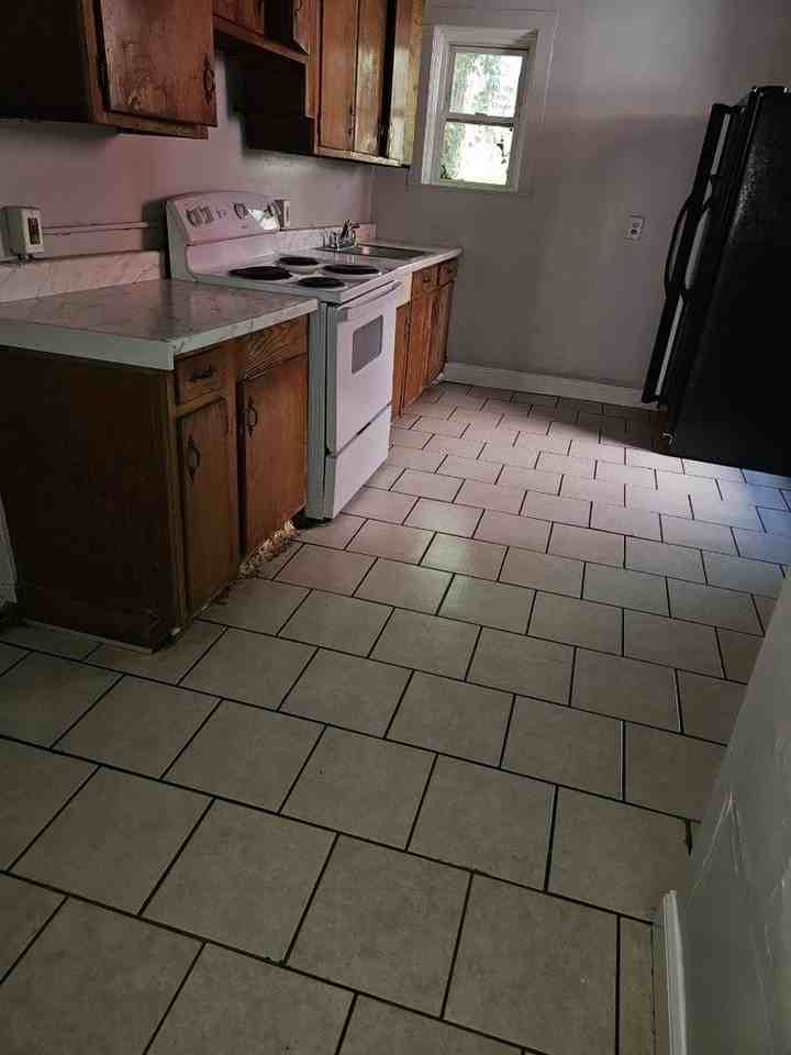 116 Green St - Photo 2 of 10