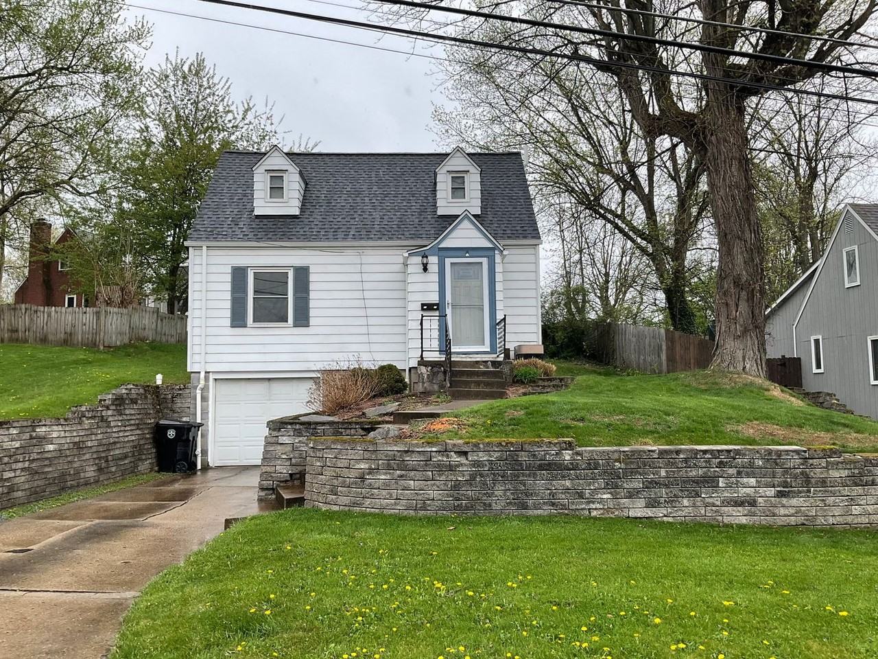 2105 Superior St - Photo 2 of 29