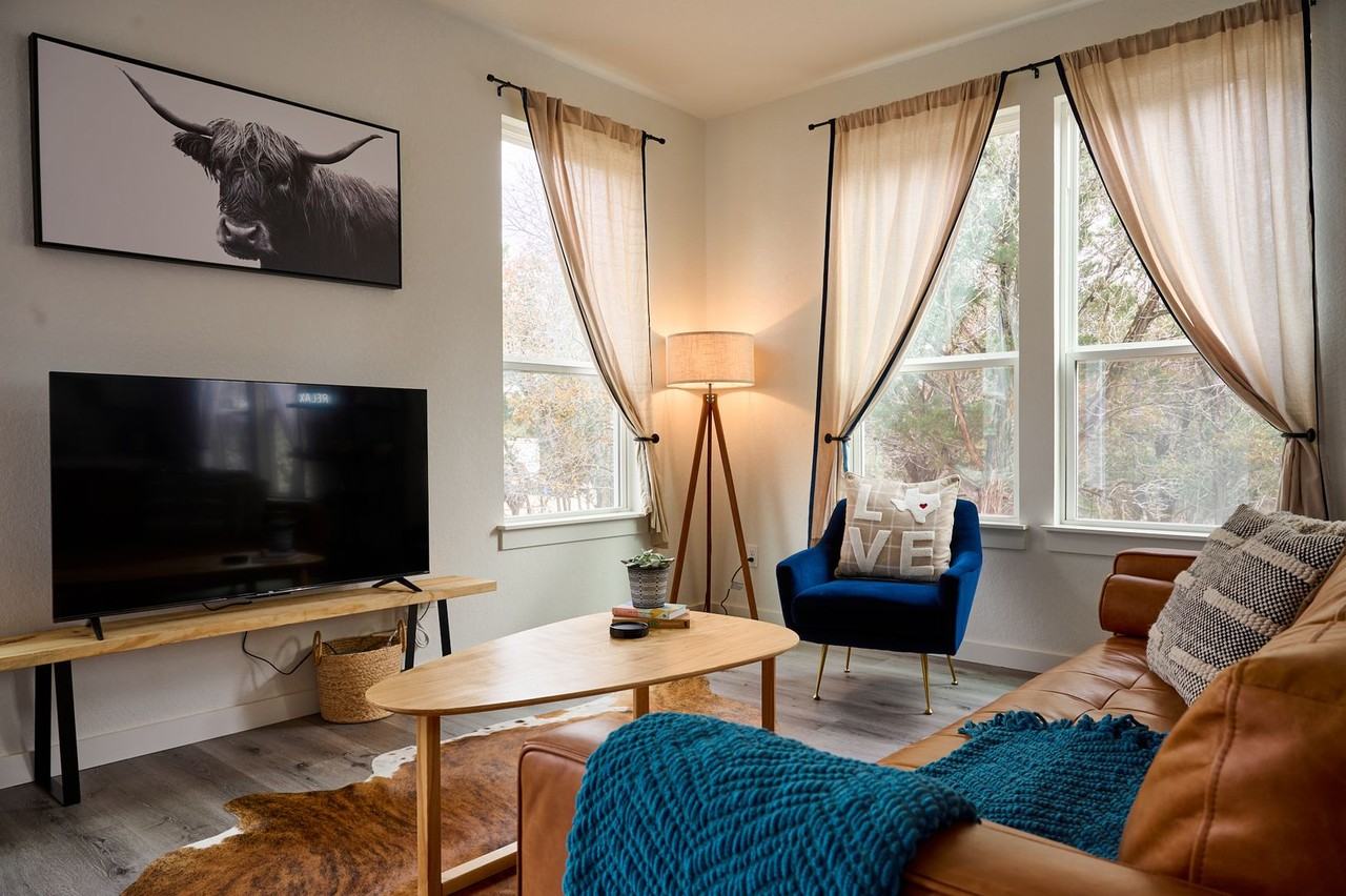 2076 Dry Crk - Photo 3 of 33