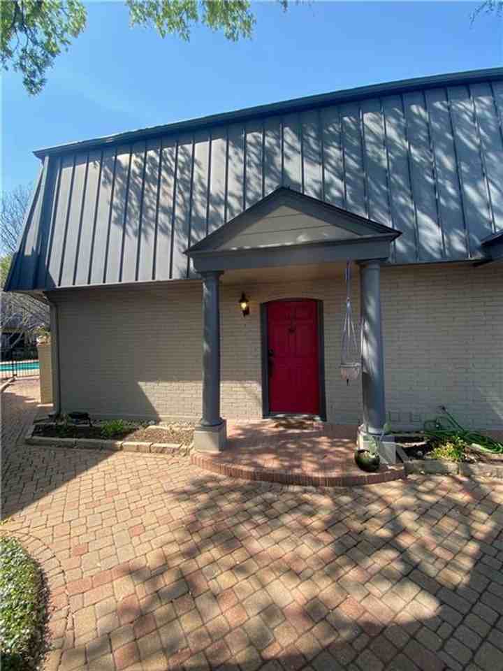 2500 Steck Ave #7